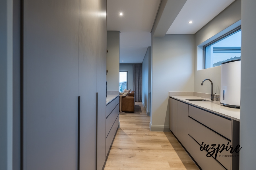 4 Bedroom Property for Sale in Glentana Western Cape